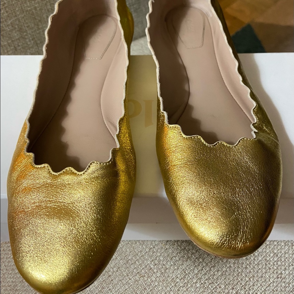 Authentic Chloe gold leather flats. Size 8